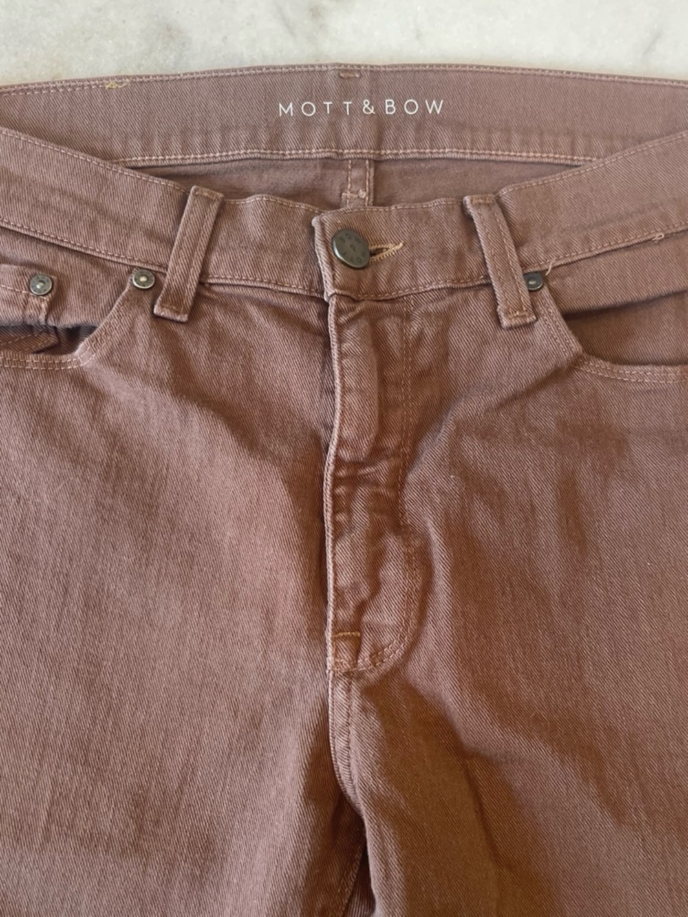 Mott & Bow Men's Mercer Straight Jeans in Clay color
